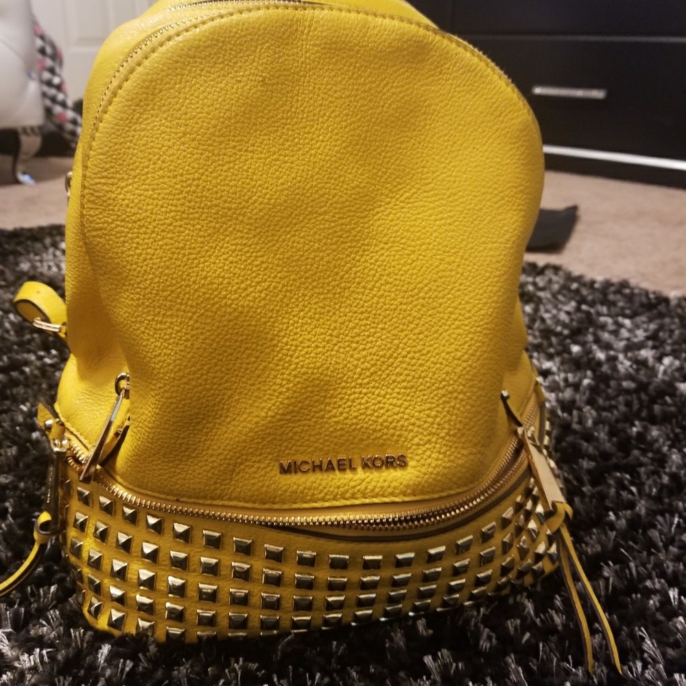 Michael Kors - Picture 2 of 2